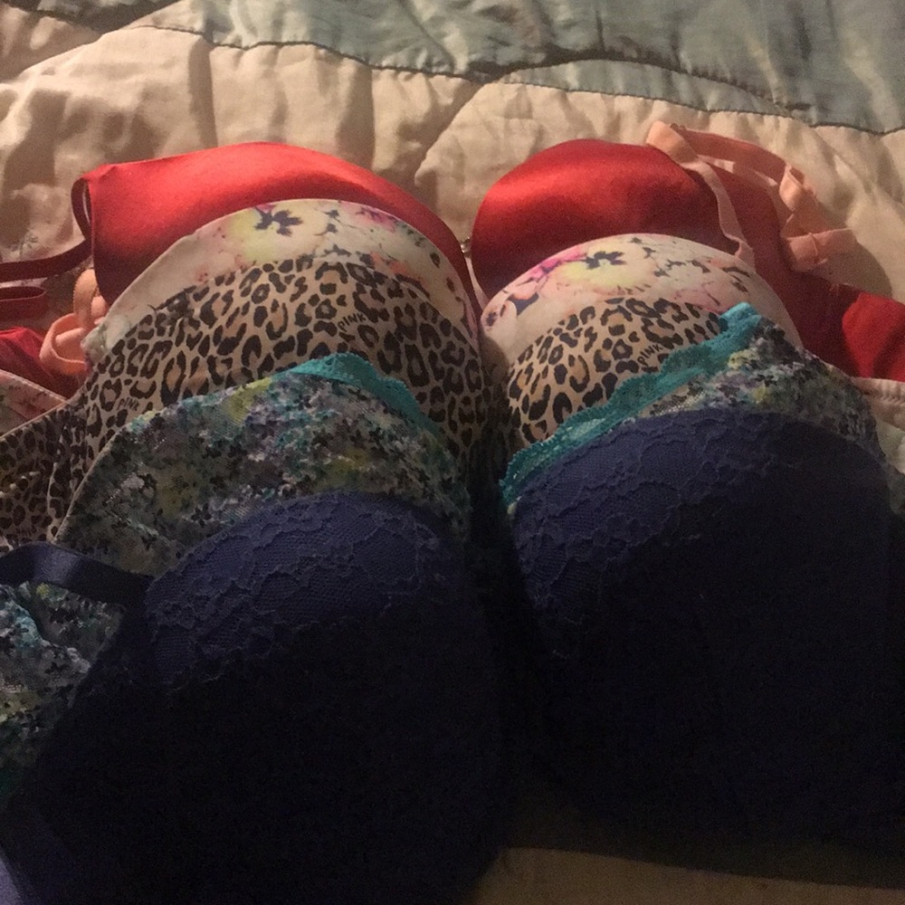 5 victoria secret bras 3 are 34 C and 2 are 34D